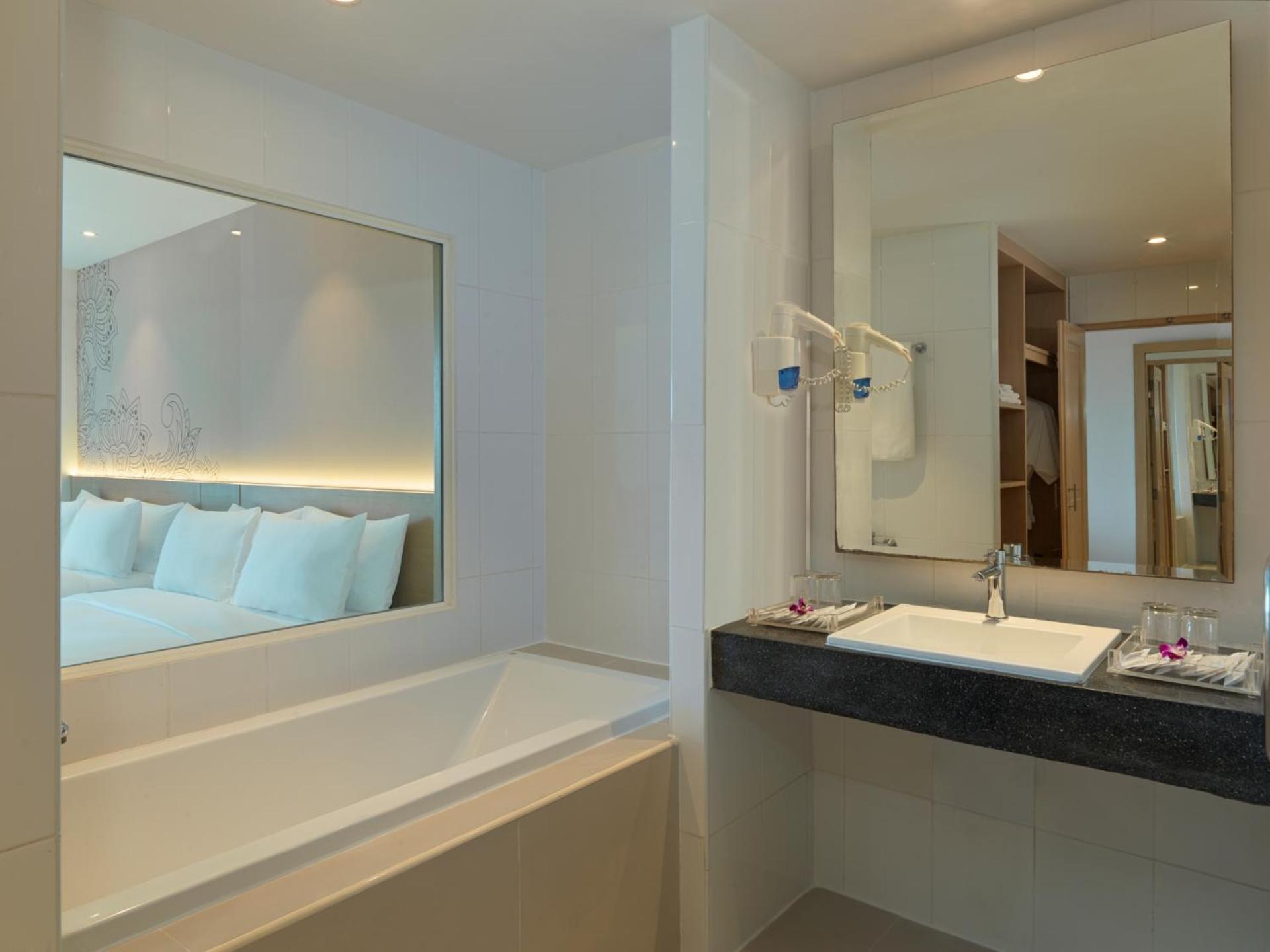 Chanalai Flora Resort, 4*