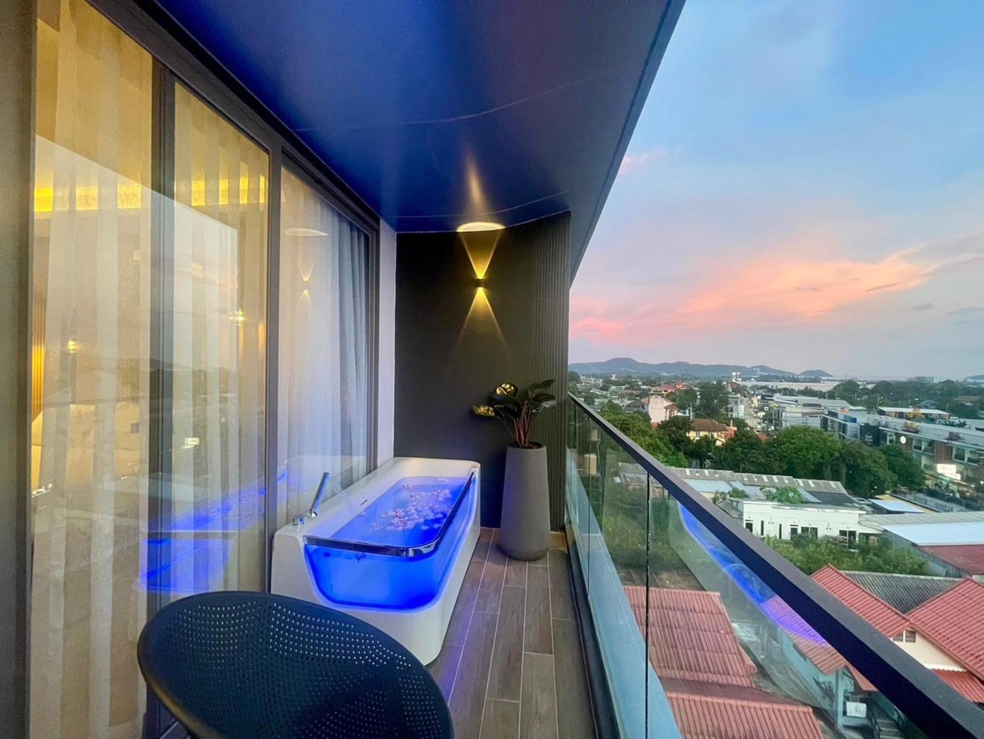 The Blue Hotel Chalong