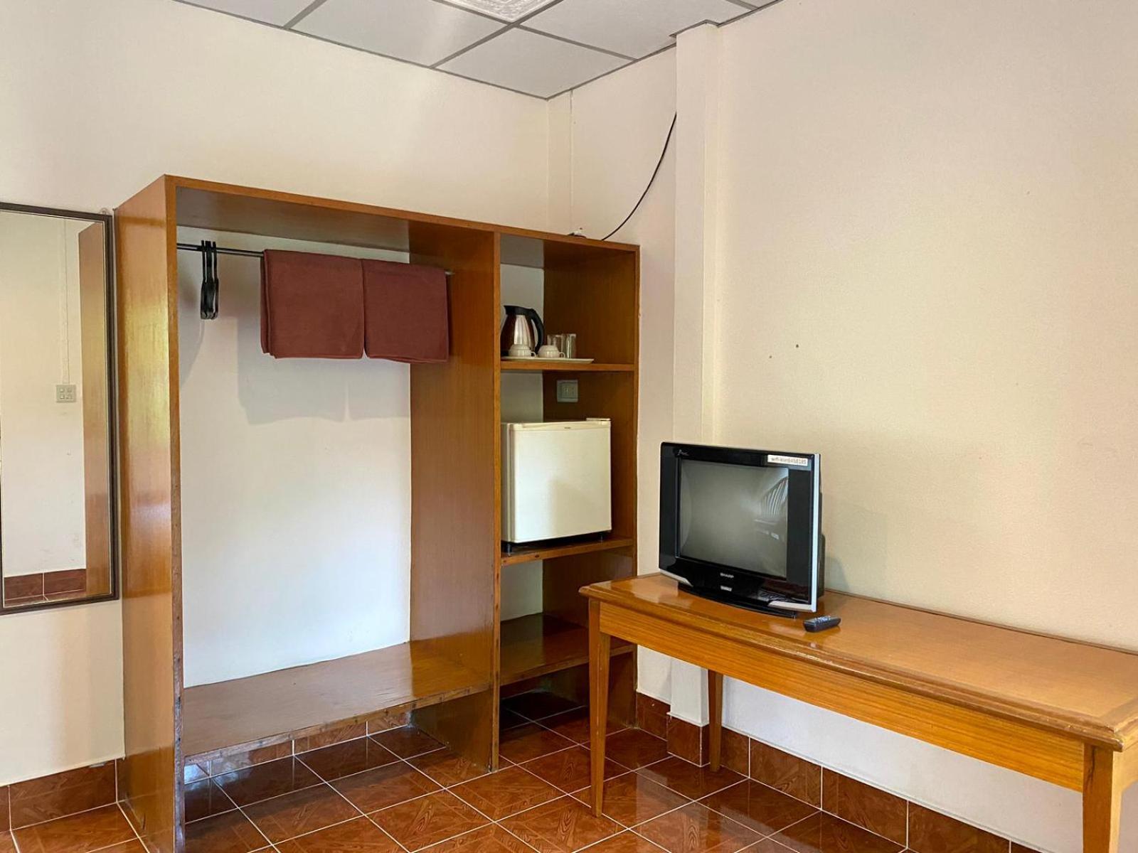 Coconut Guest house 2*