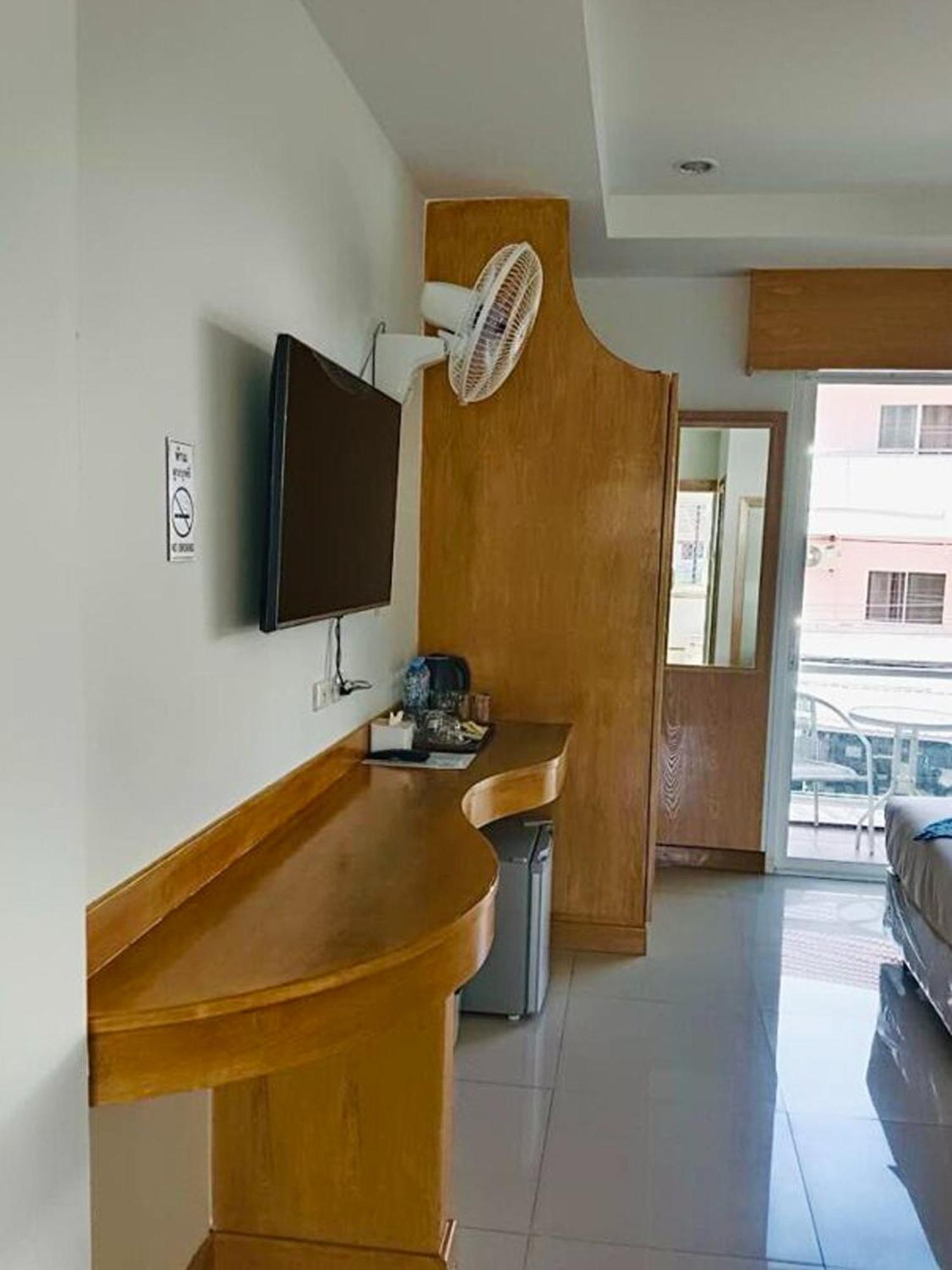 T & C Hotel 3*