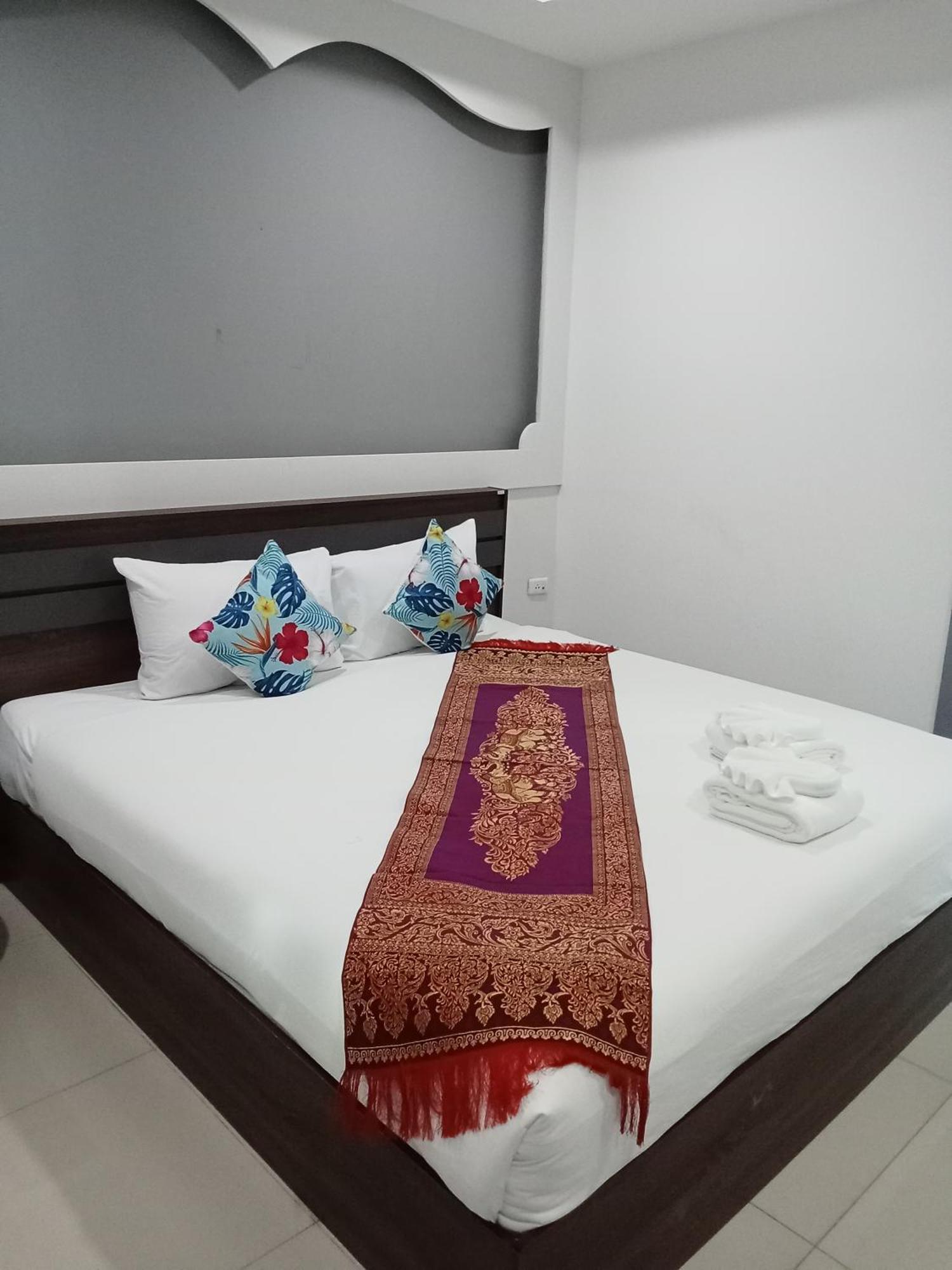 Hotel T & C Patong