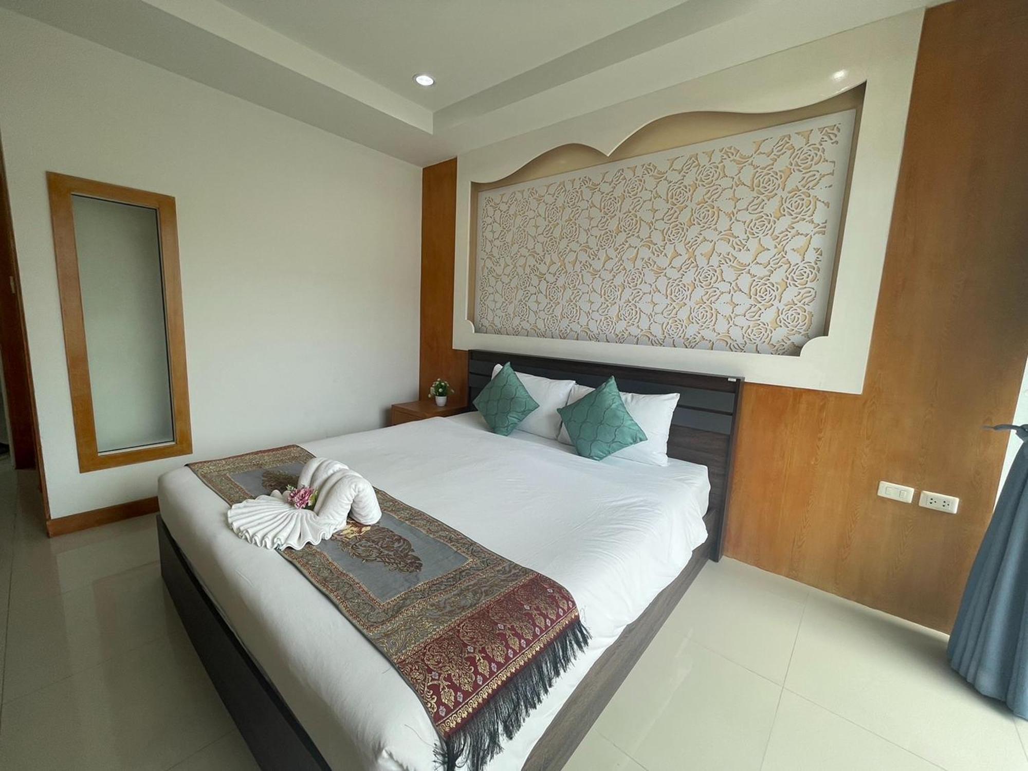 Hotel T & C Patong