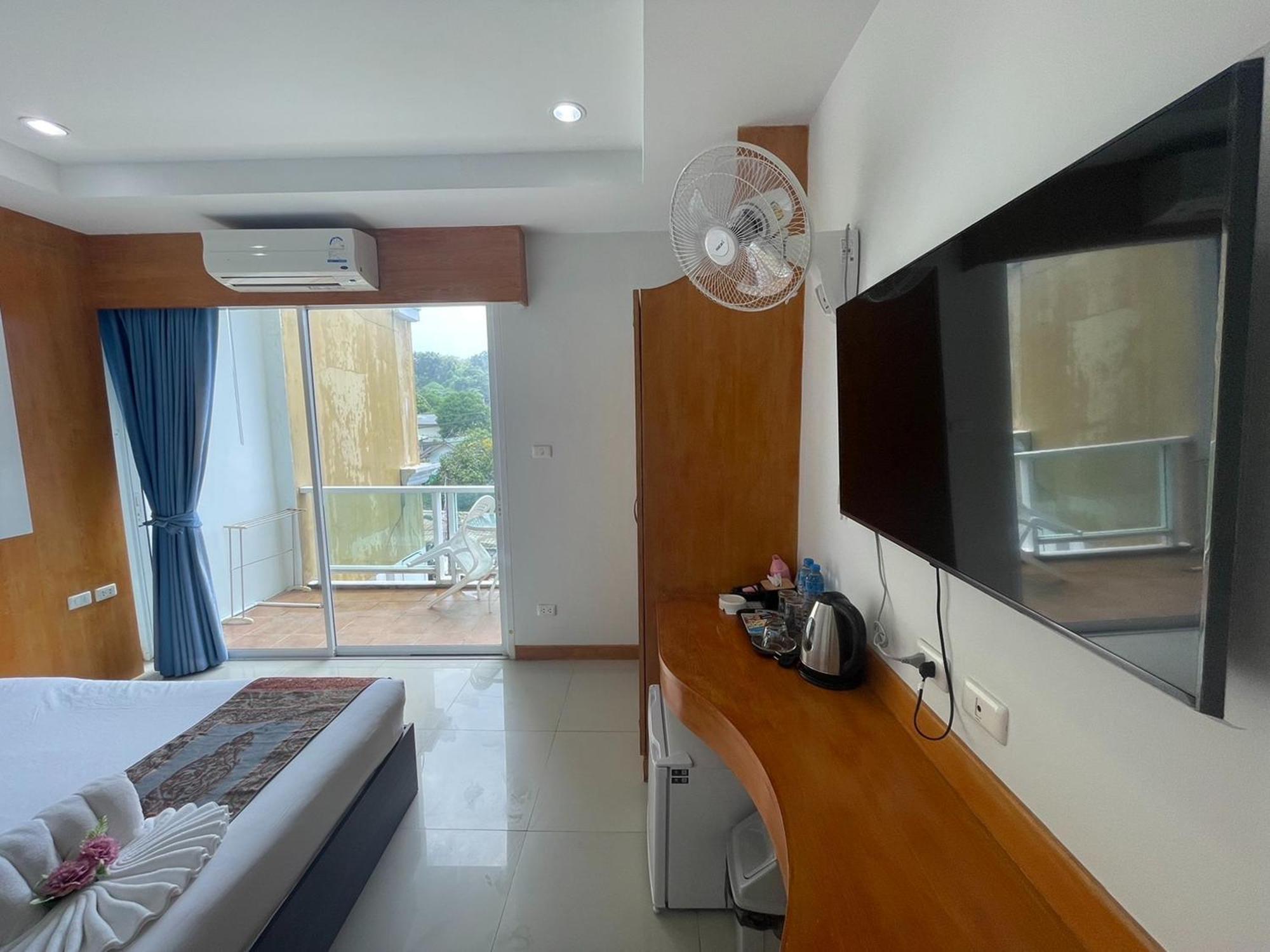 T & C Hotel 3*