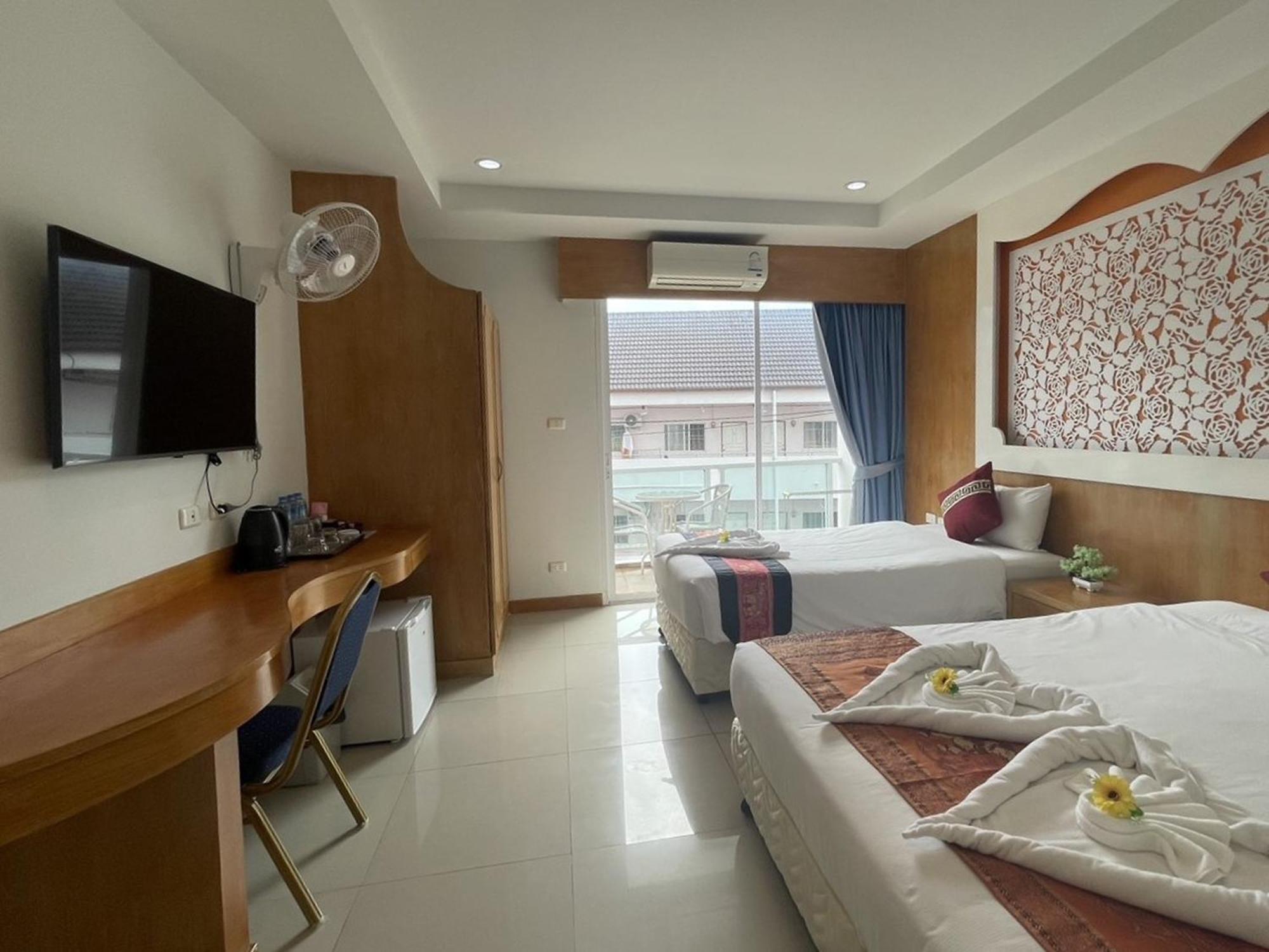 T & C Hotel 3*