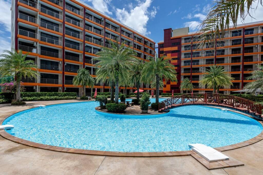 1 Bedroom 777 Condotel Apartment *