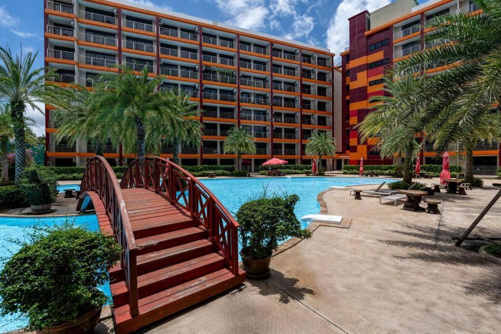 1 Bedroom 777 Condotel Apartment *