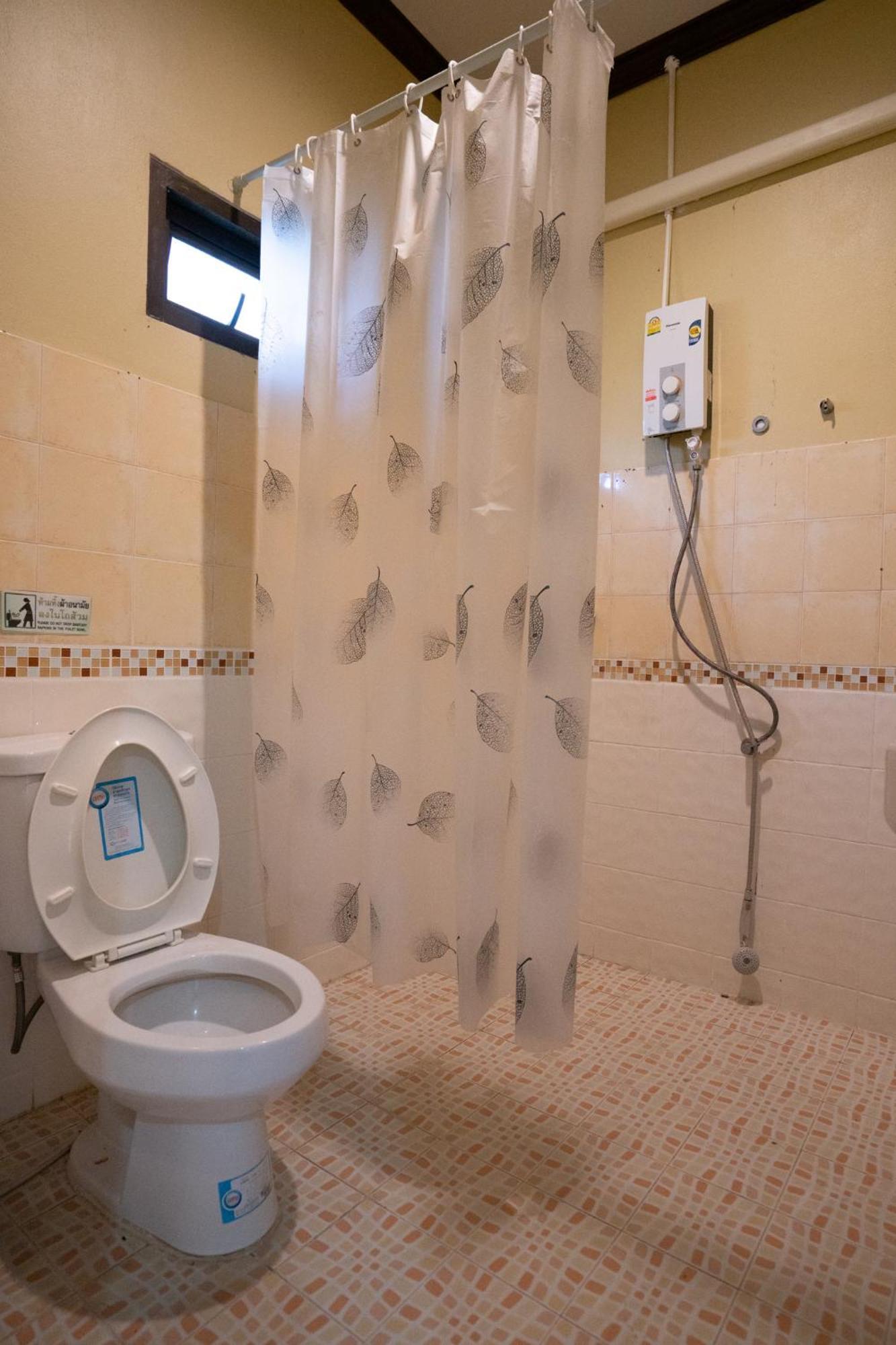 The Guesthouse, Phuket 3*