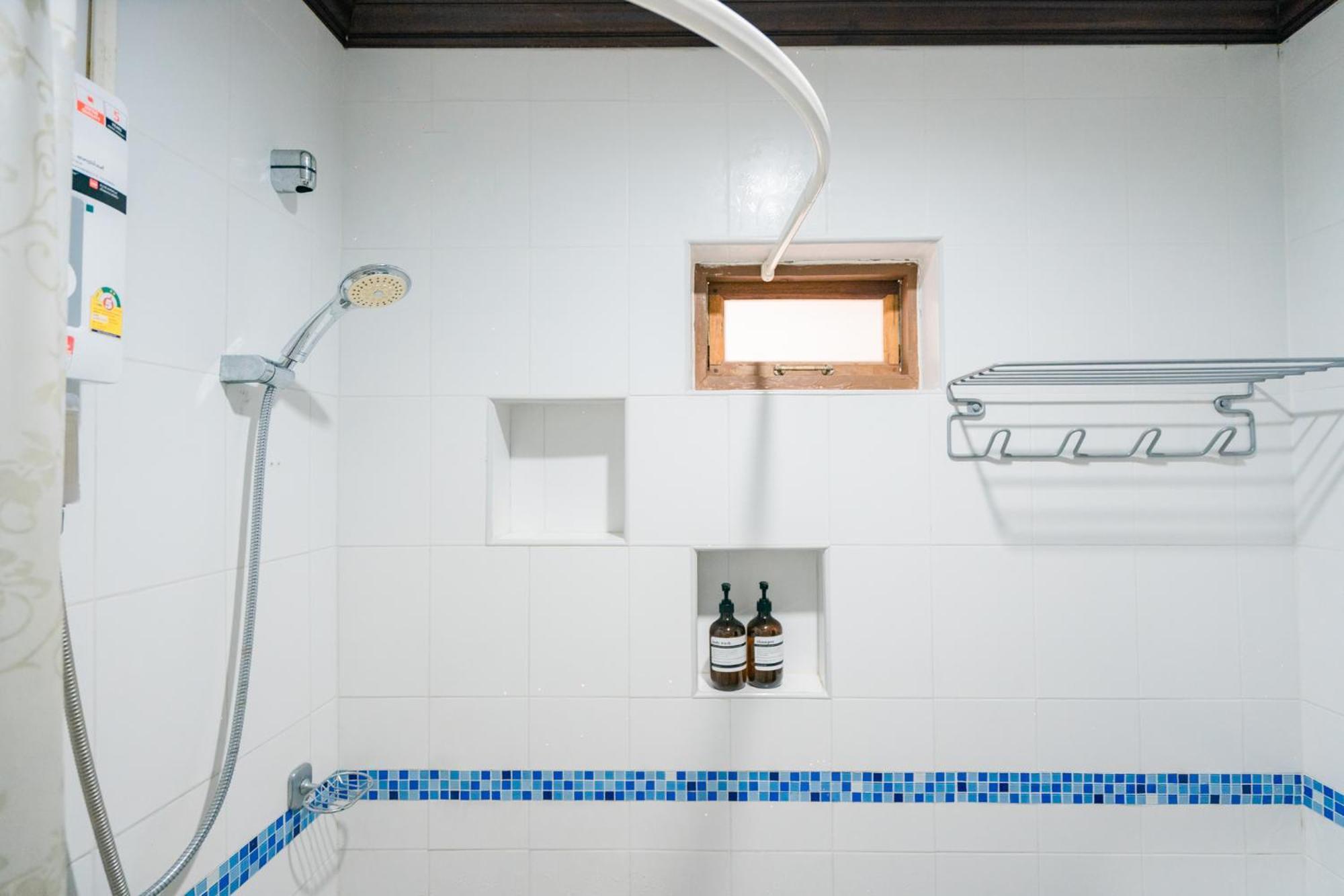 The Guesthouse, Phuket 3*