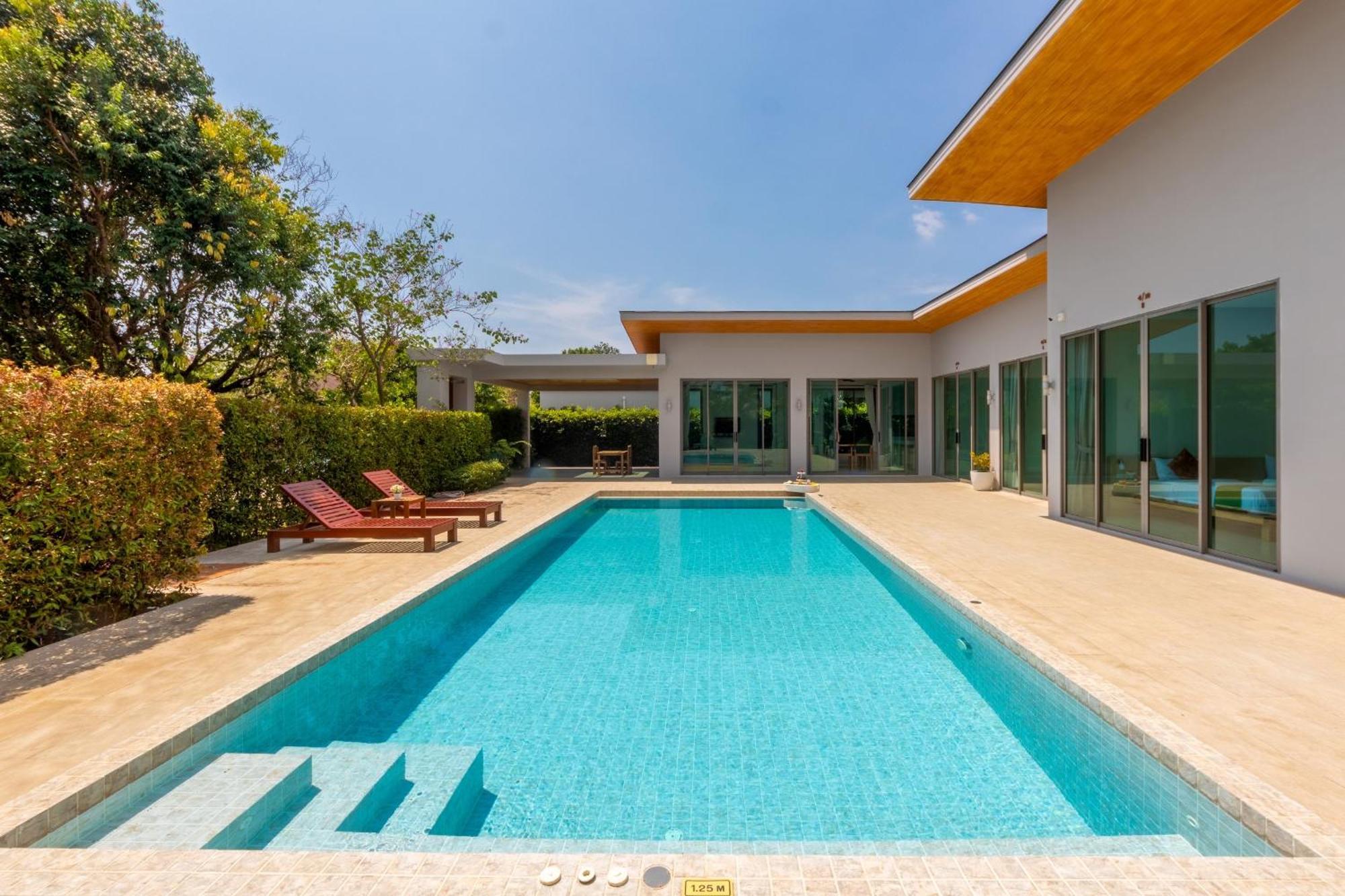 Andaman Seaview Luxury Pool Phuket