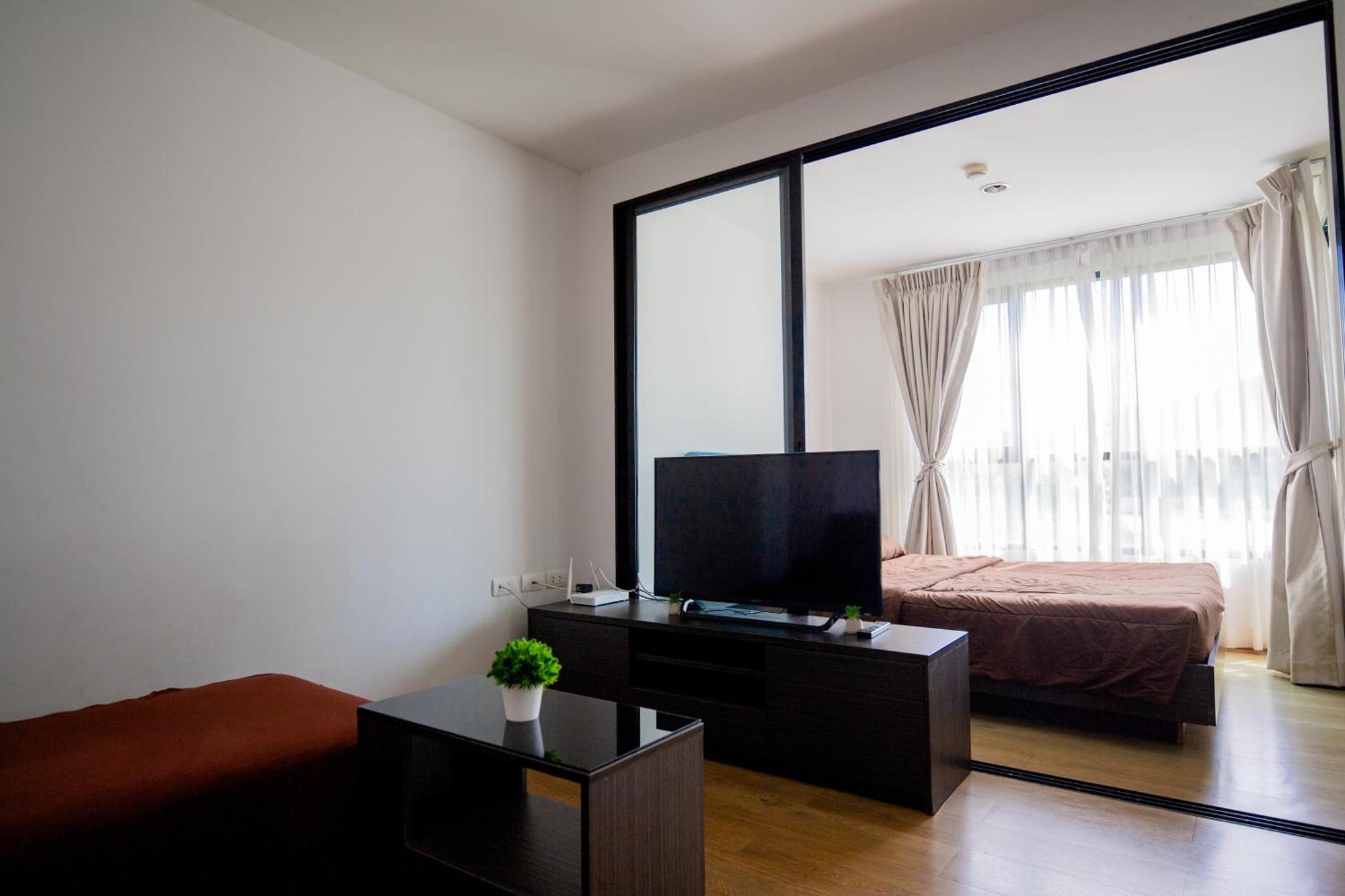 04near Shopping Malls And Naka Night Market Apartment Phuket