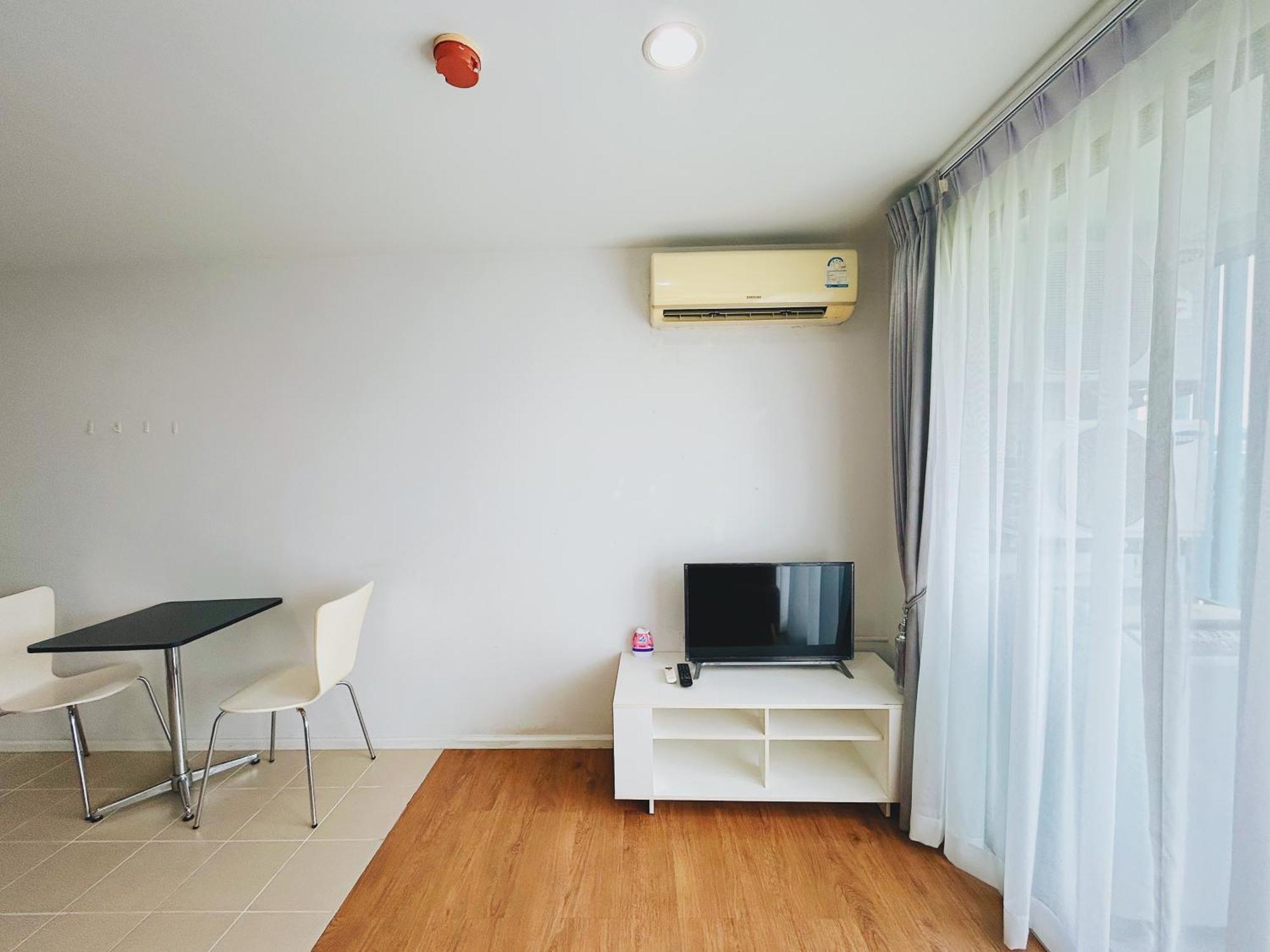 47near Shopping Malls And Naka Night Market * Phuket