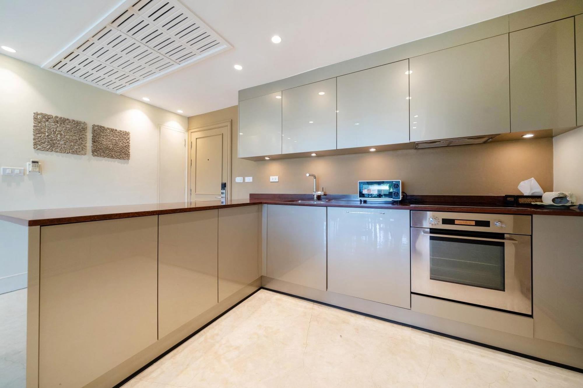 Poolview 2-bedroom In Bangtao Next To Golf Course, Allamanda 2321 Thalang