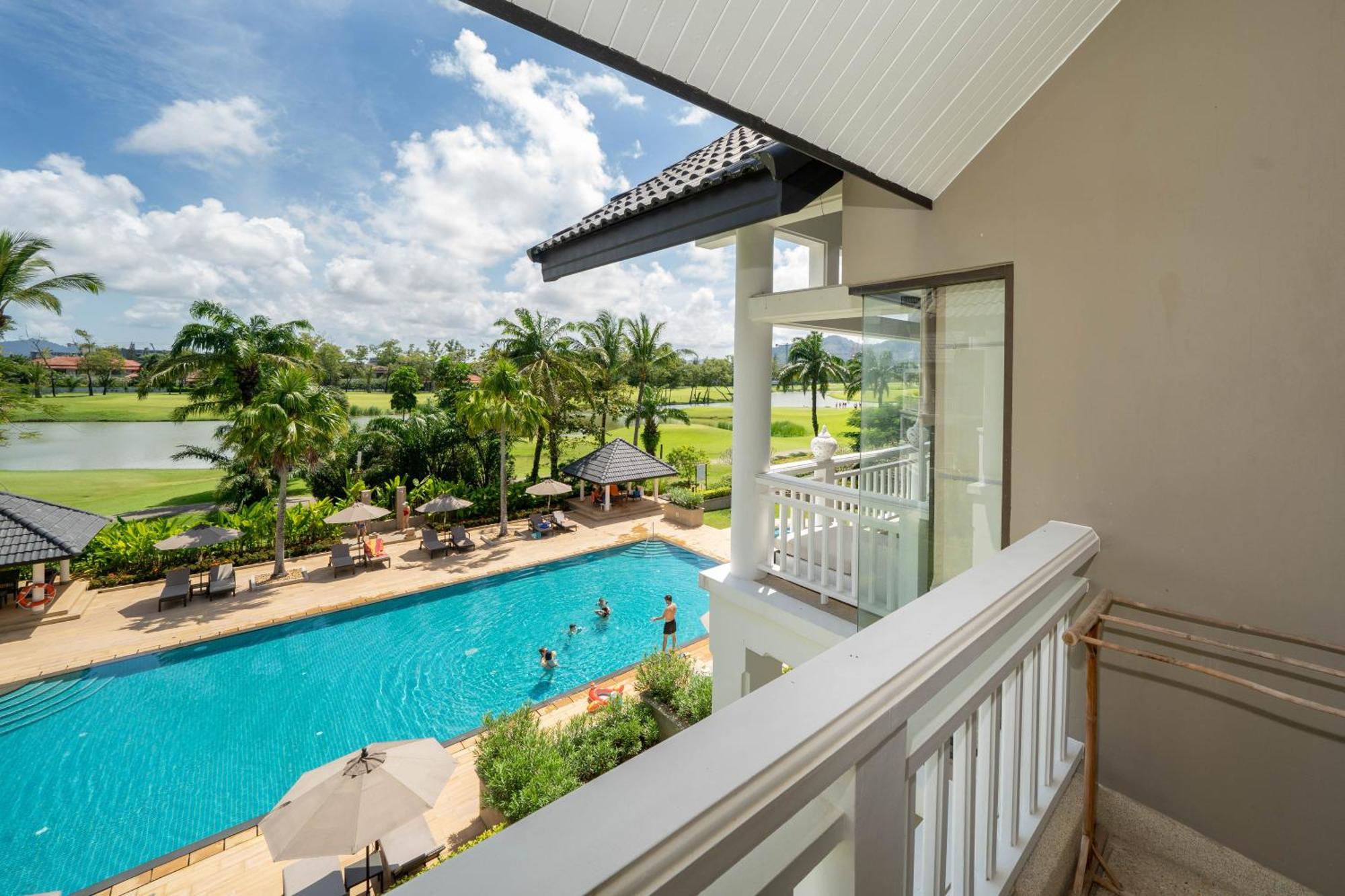 Poolview 2-bedroom In Bangtao Next To Golf Course, Allamanda 2321 Apartment Thalang