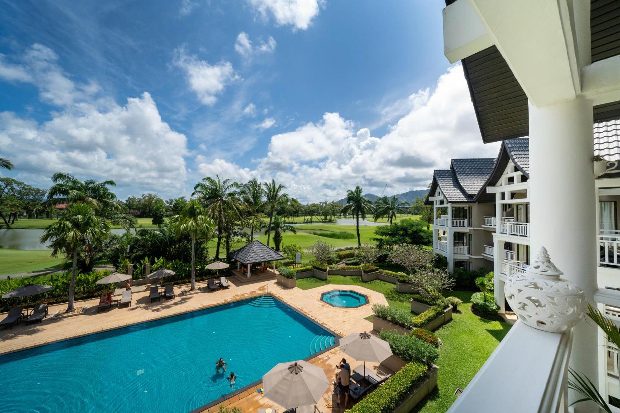 Apartment Poolview 2-bedroom In Bangtao Next To Golf Course, Allamanda 2321 *