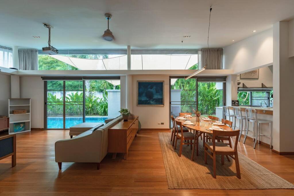 Premier Living In Prime Location V146 Holiday home