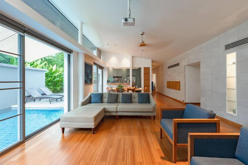 Premier Living In Prime Location V146