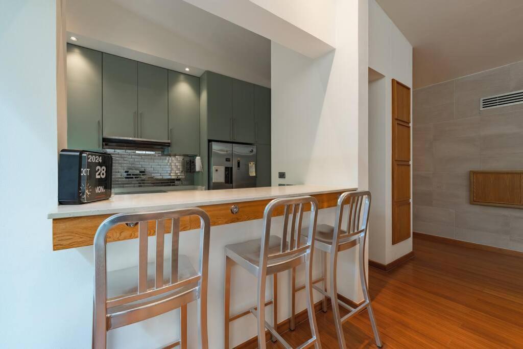 Premier Living In Prime Location V146