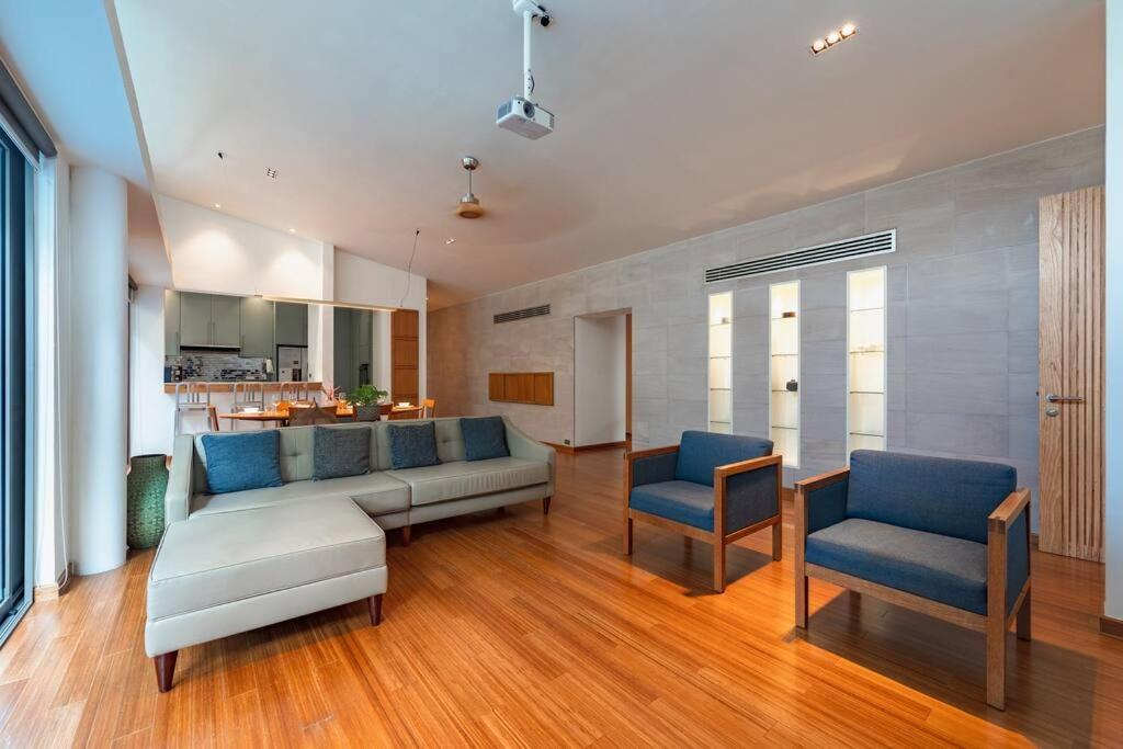Premier Living In Prime Location V146 Holiday home
