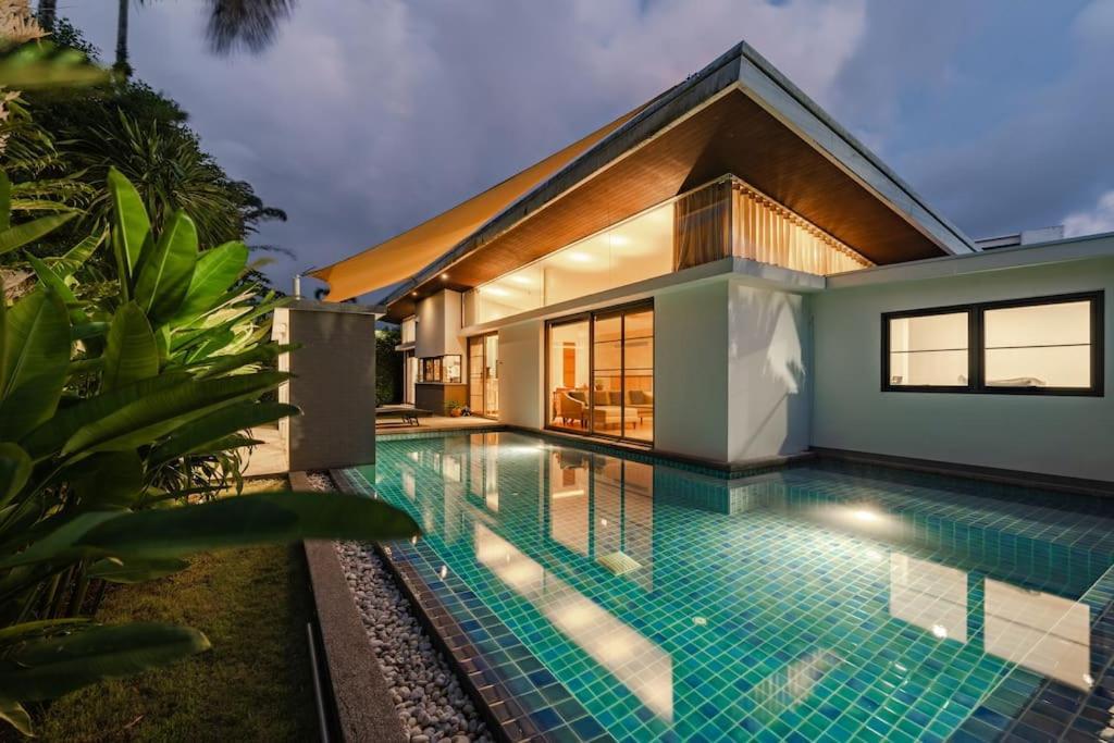Premier Living In Prime Location V146