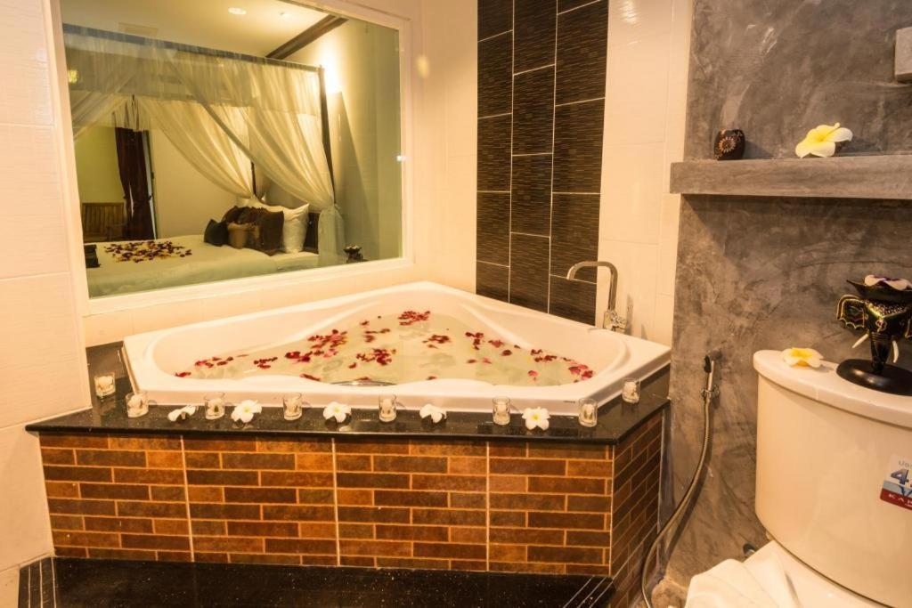 Hotel Tanawan Phuket 3*