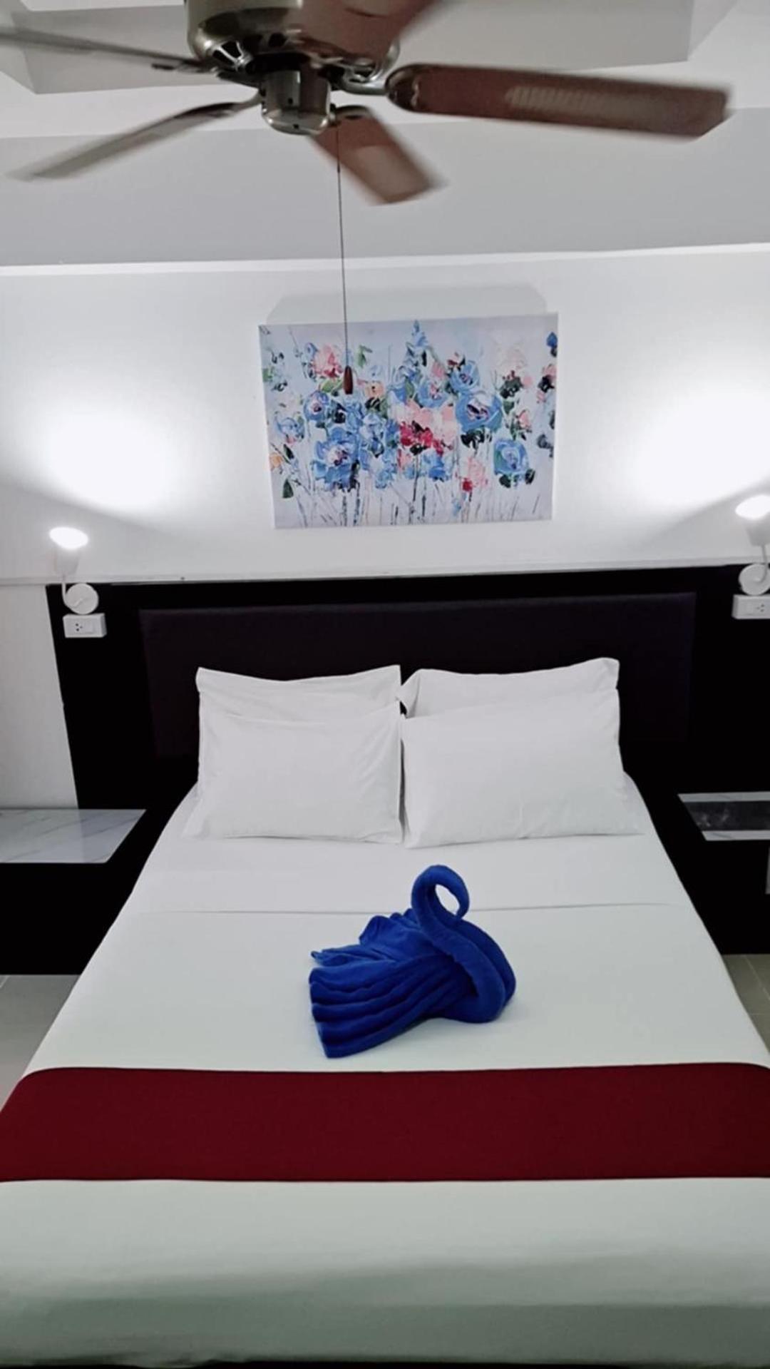 Boomerang Hostel Phuket