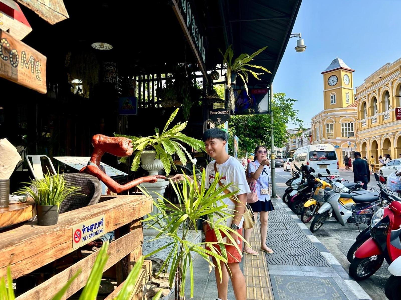 Phuket Phuchada Holiday home