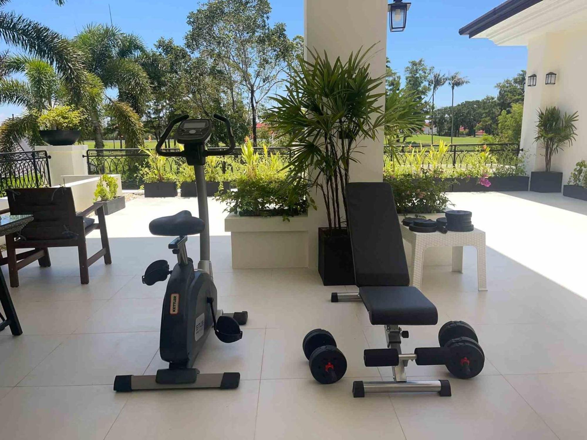 Viola 7 Bedroom, Fully Staffed, On The Golf Course Villa