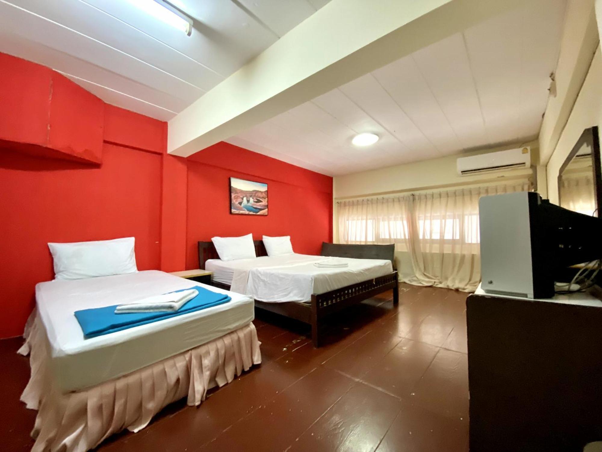 Hostel Adventure Patong