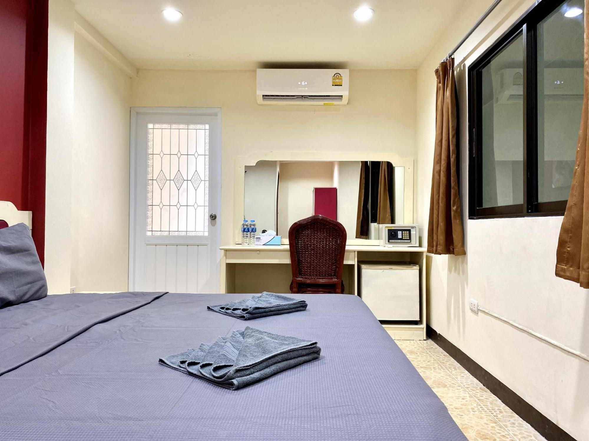 Adventure Hostel Patong