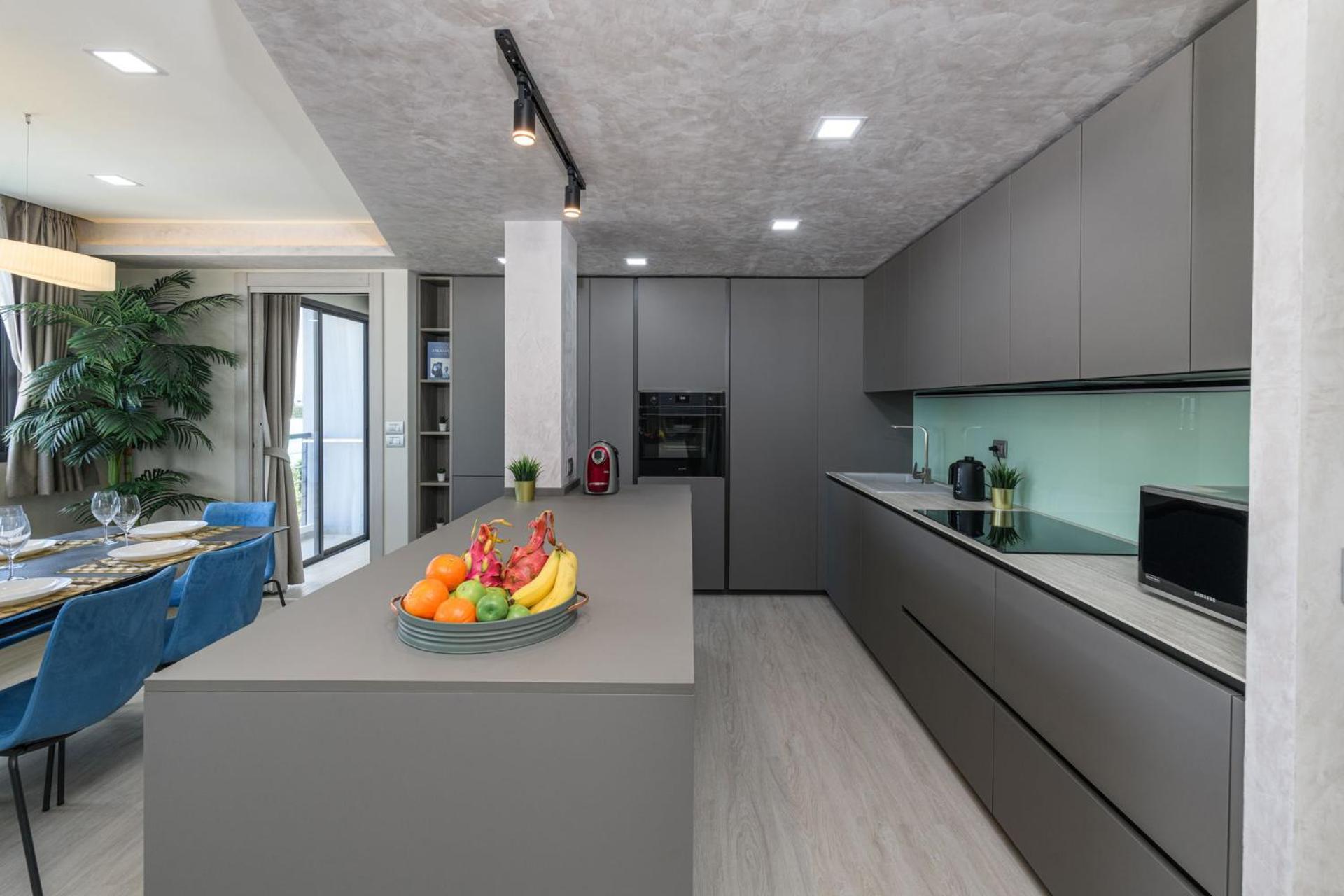 Brand New Luxury 3br With Private Hammam Apartment *