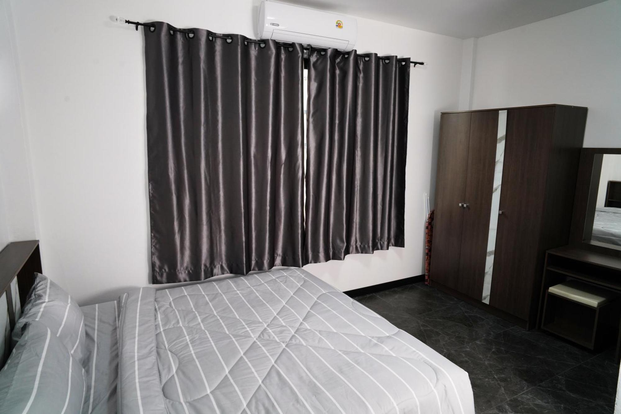 London House Phuket Holiday home