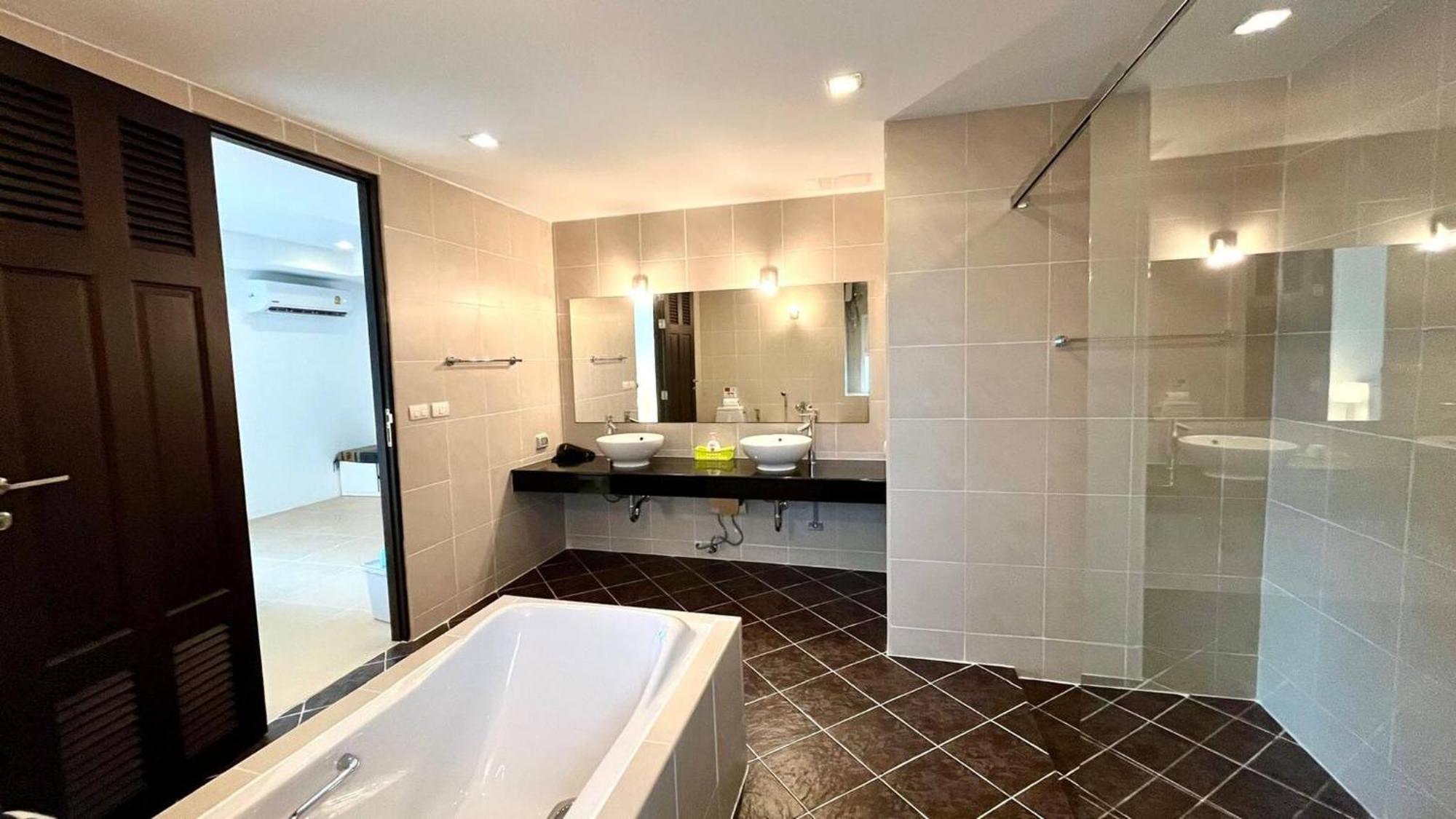 Apartment 6-58 Penthouse 155 Qm 1km Away From *