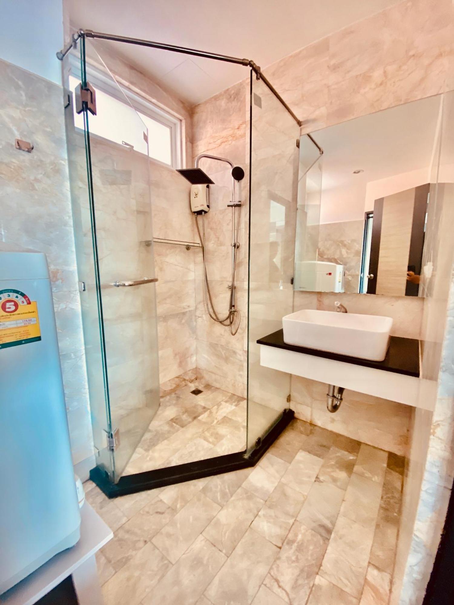 60sqm Nai Harn Condo, Walk To * Rawai
