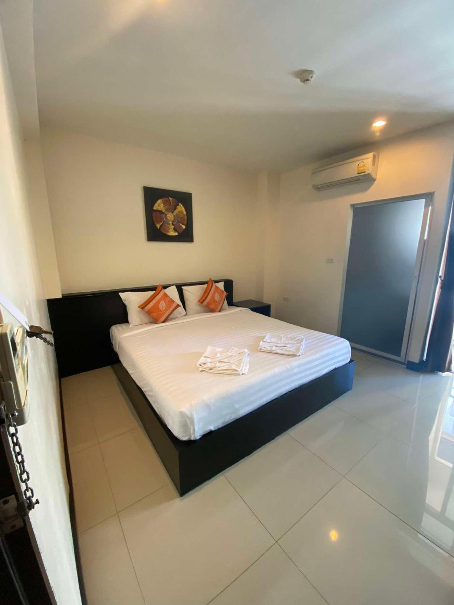 The Elegant Hotel *