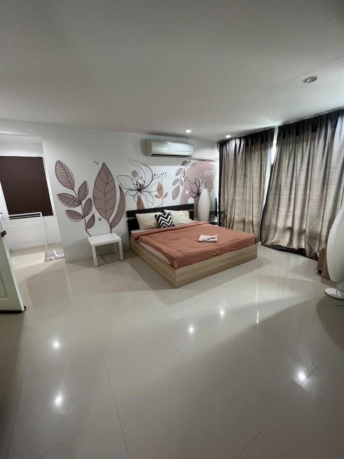 Apartment The Chu Cafe / *
