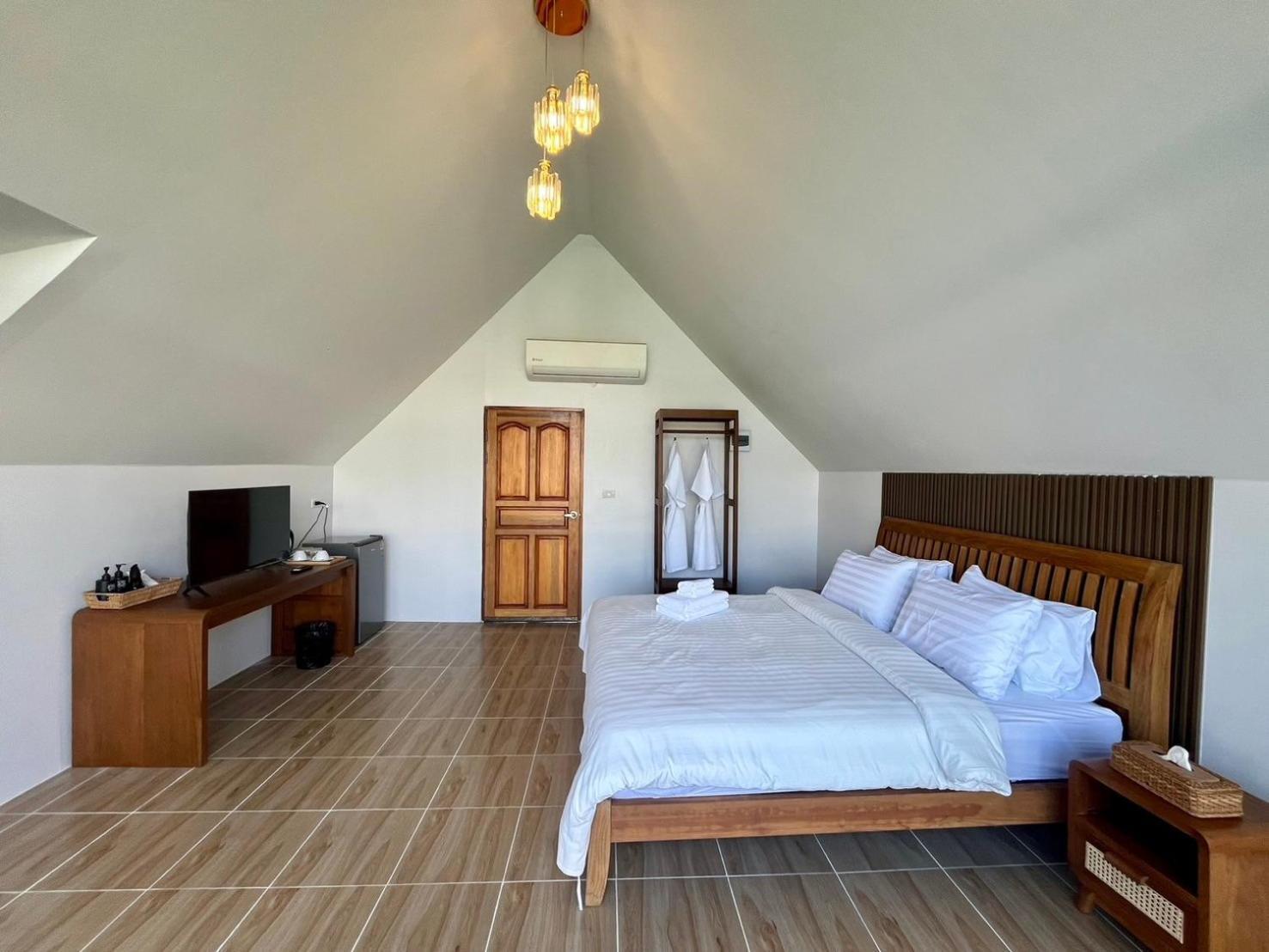 The Wide View And Restaurant Guest house *