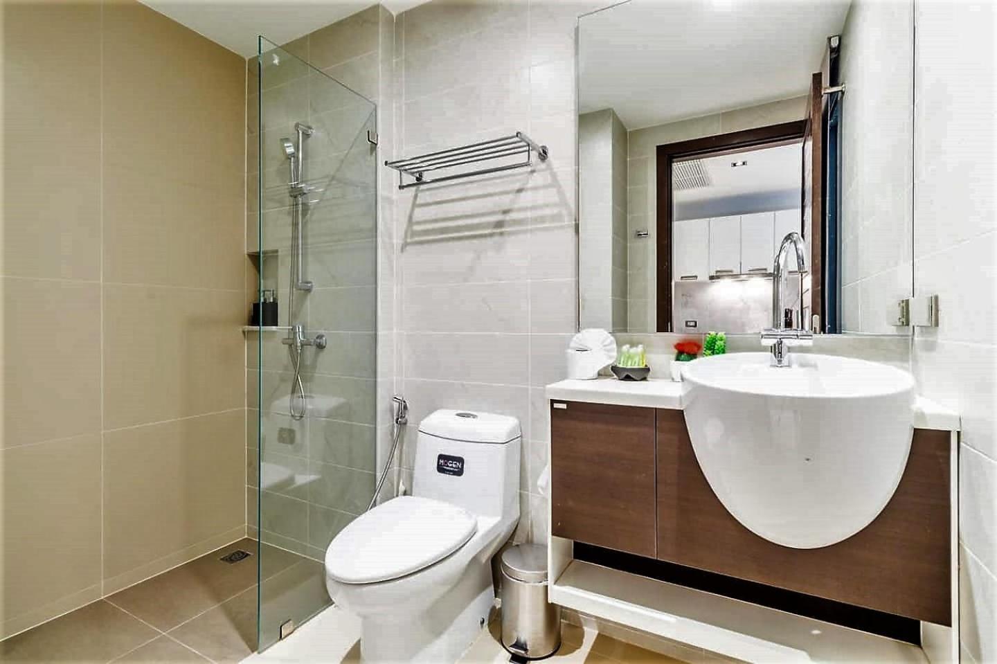 Private At Emerald Terrace *