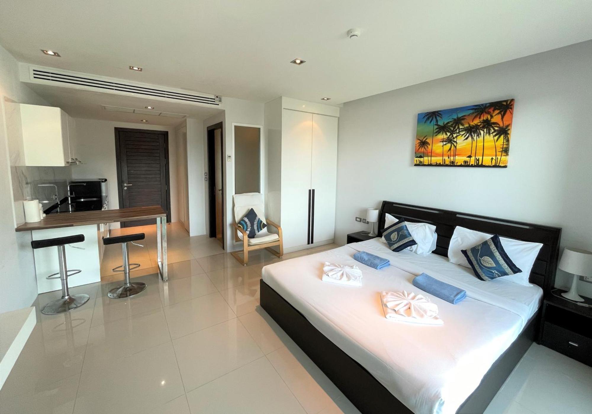 Private At Emerald Terrace Patong