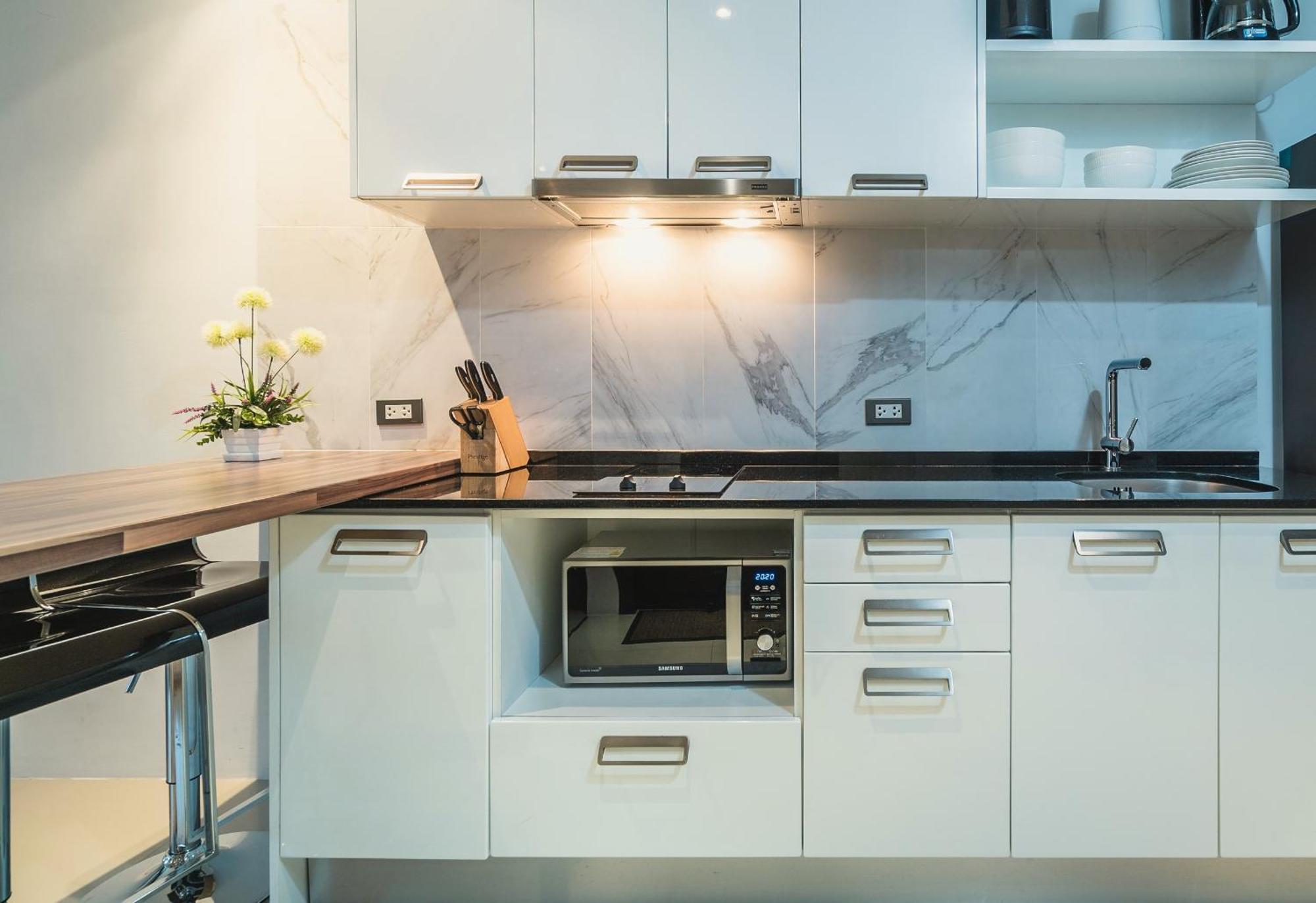 Private At Emerald Terrace Apartment Patong