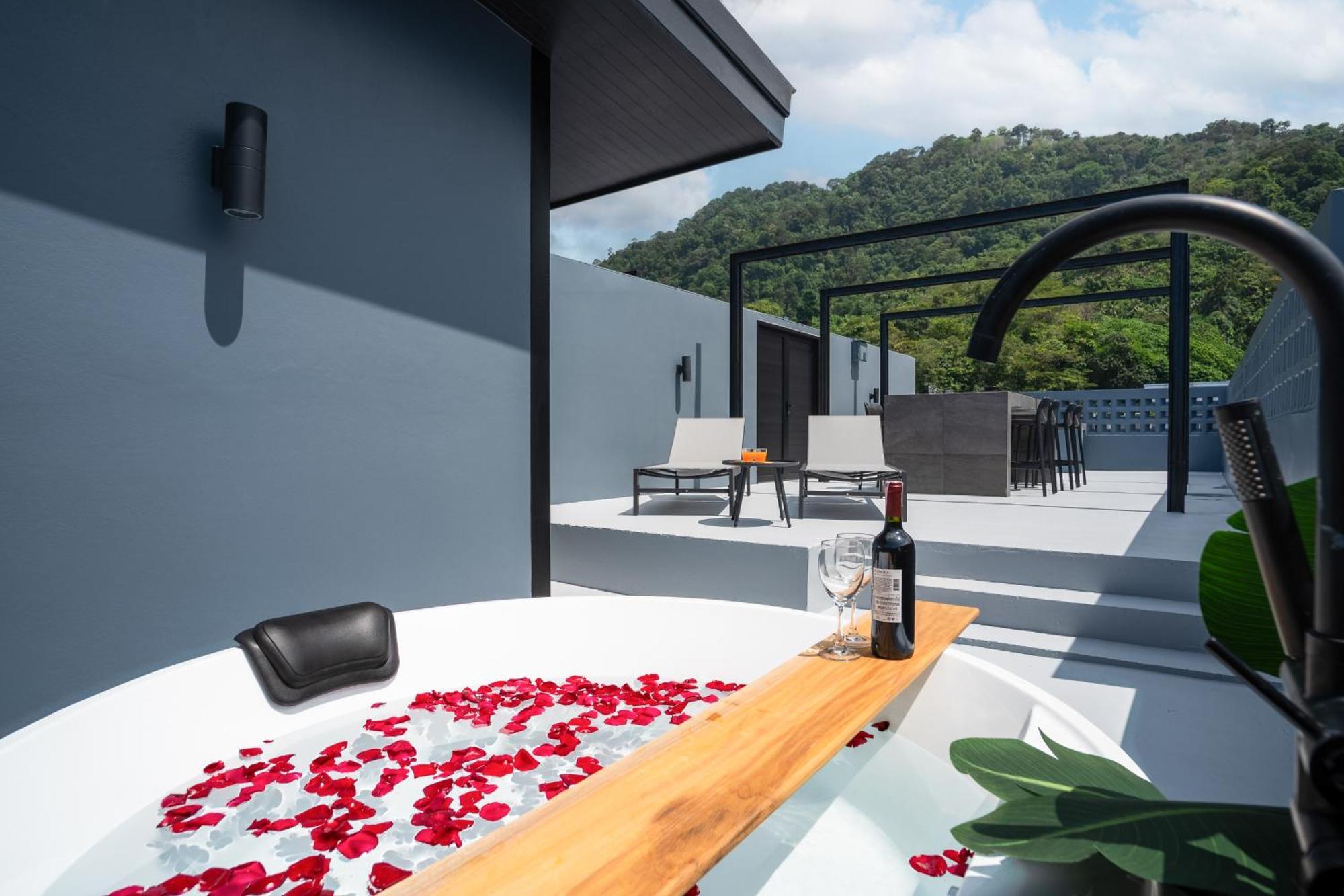 4 Bedroom Kalim Sea View Apartment