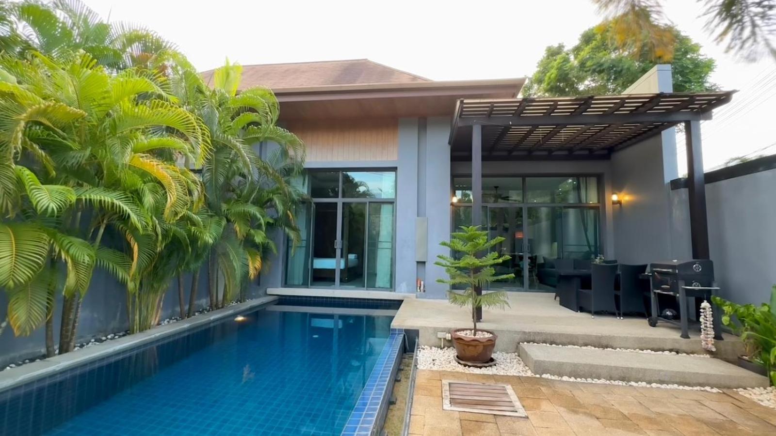 Onyx Pool *