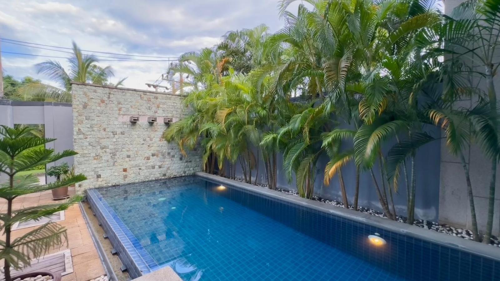 Onyx Pool *