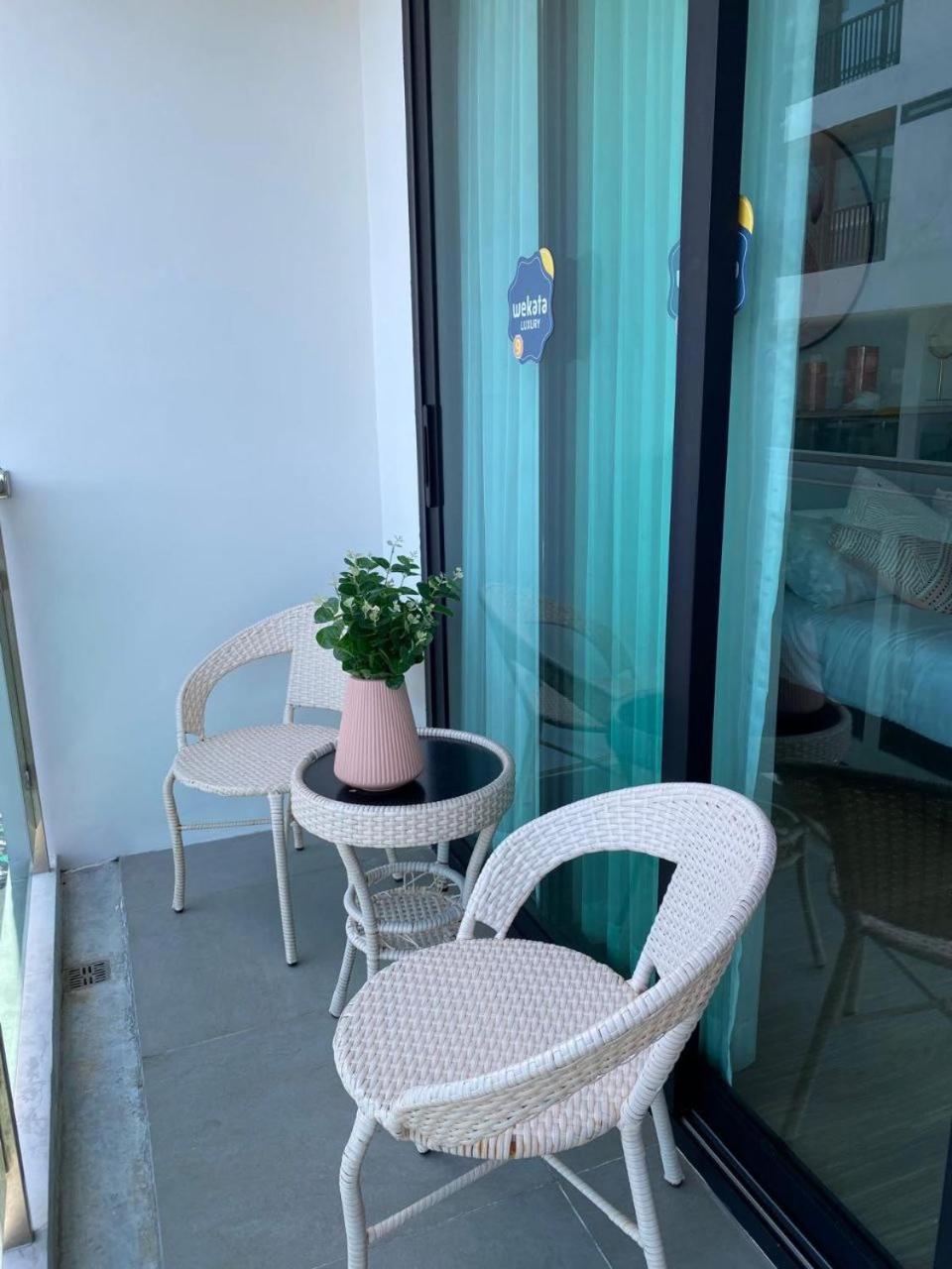 Private Near Apartment