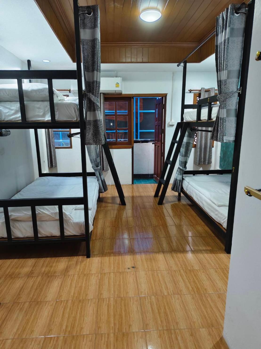 Mona House * Chalong