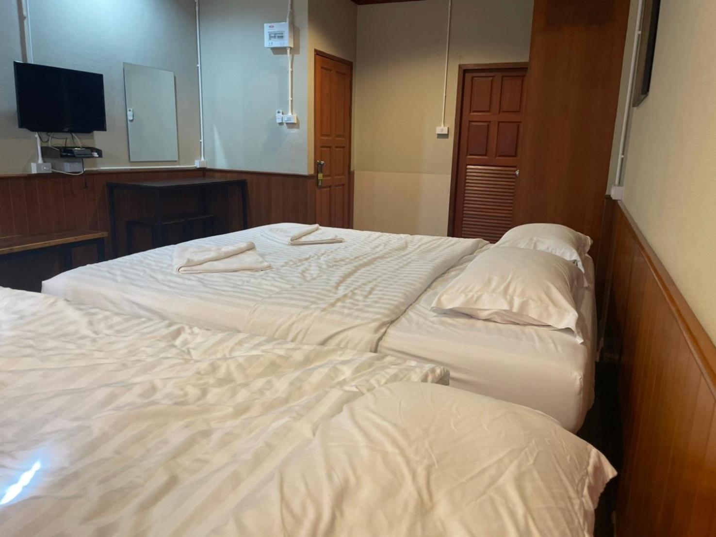 Mona House * Chalong