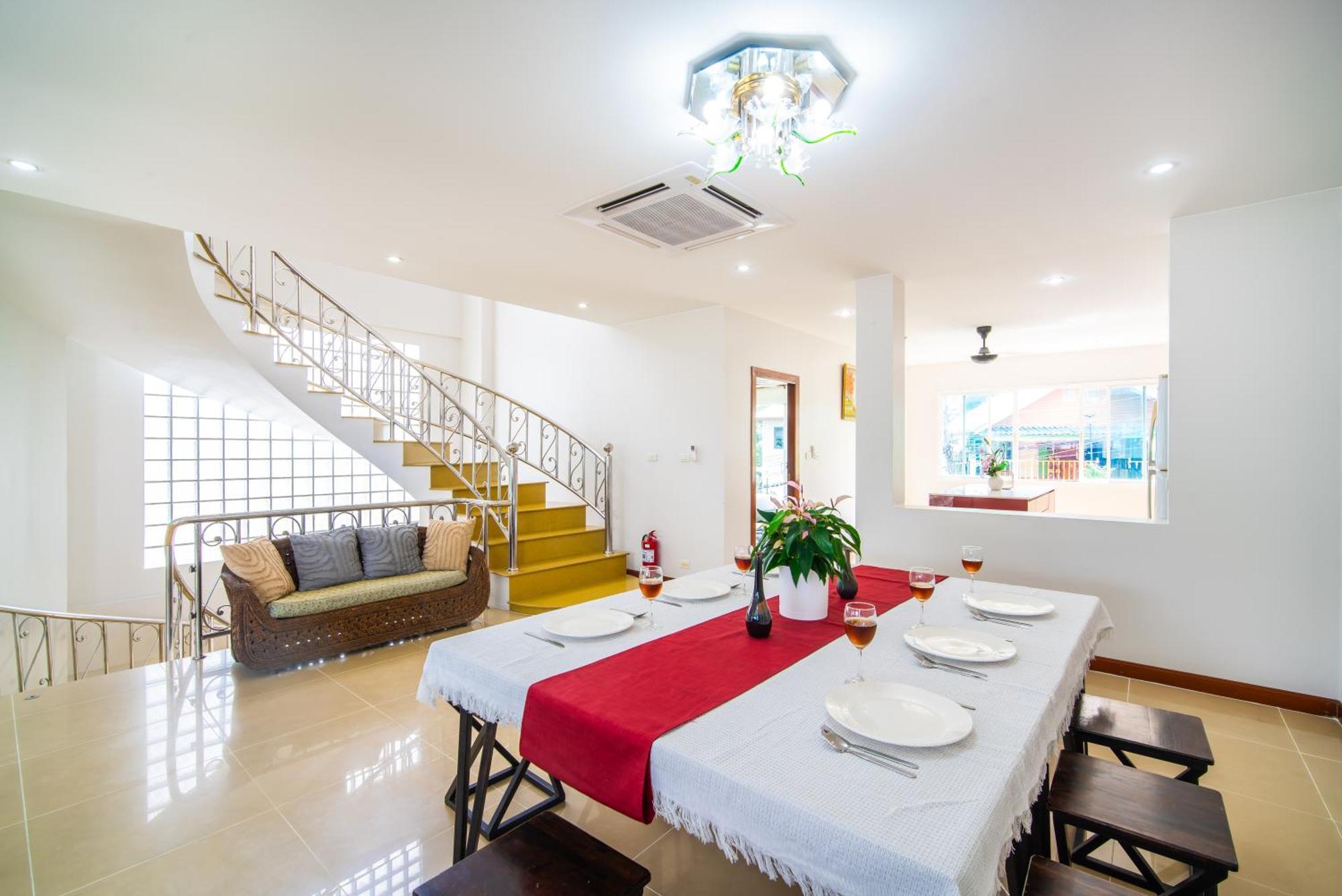 Villa Villa3 四卧海景泳池别墅 近班赞海鲜市场 中英泰三语服务 *