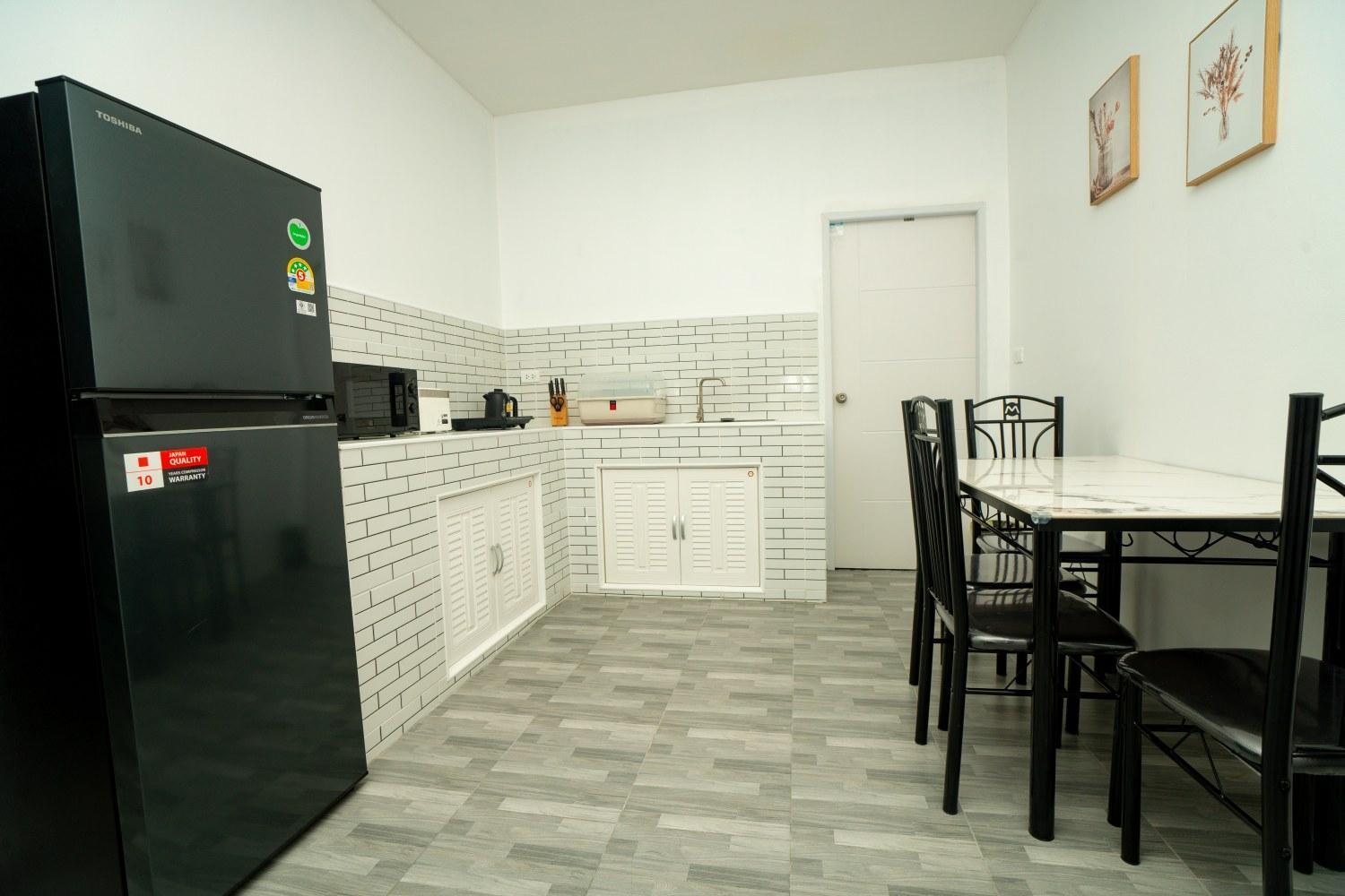 Lovely 2 Bed Share Pool Near Apartment *