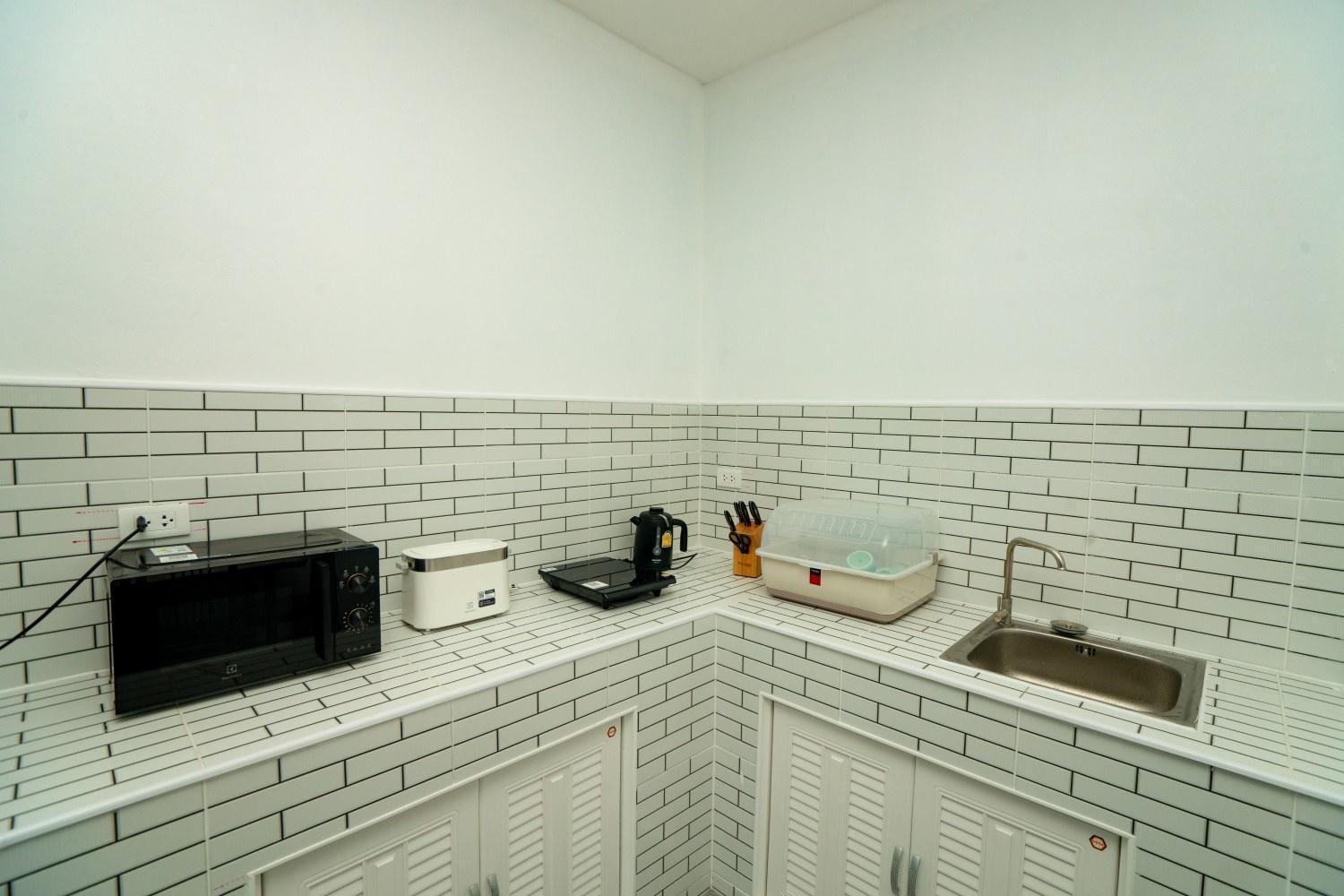 Lovely 2 Bed Share Pool Near