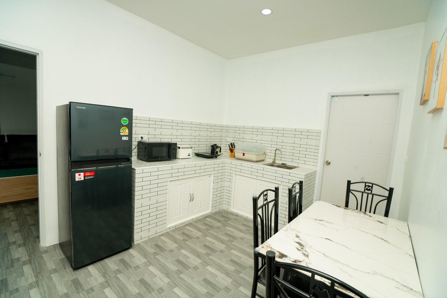 Lovely 2 Bed Share Pool Near Apartment Ban Lum Fuang