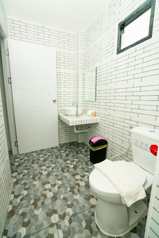 Lovely 2 Bed Share Pool Near *